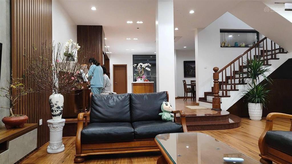 Cho thuê biệt thự siêu rộng tại kđt văn phú, hà đông