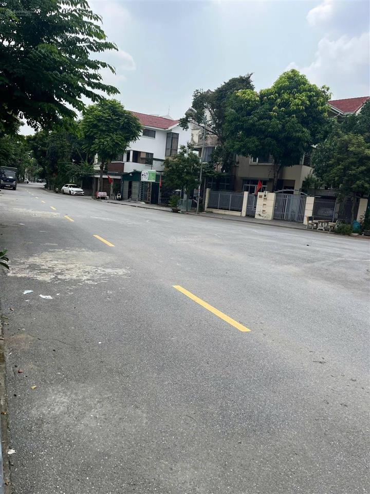 Cho thuê biệt thự siêu rộng tại kđt văn phú, hà đông