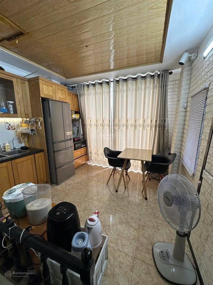 Cho thuê nhà mặt phố 4 tầng tô hiệu, hà đông, full đồ, giá cực tốt