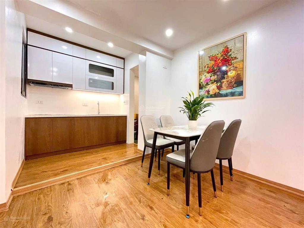 Bán nr 180m2, 18,3 tỷ tại dịch vọng, cầu giấy, hà nội, đẹp, nhiều tiện ích