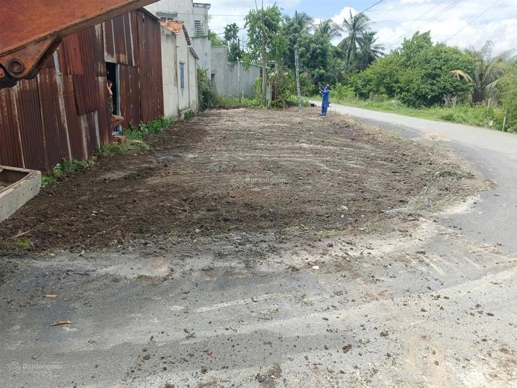 Tôi chính chủ kẹt tiền cần bán gấp lô góc 2 mặt tiền thổ cư ở ngay chợ phước thạnh huyện củ chi