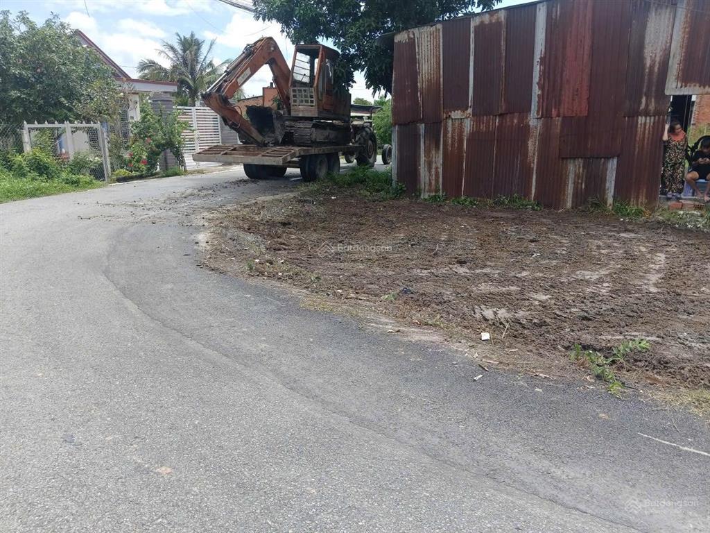 Tôi chính chủ kẹt tiền cần bán gấp lô góc 2 mặt tiền thổ cư ở ngay chợ phước thạnh huyện củ chi