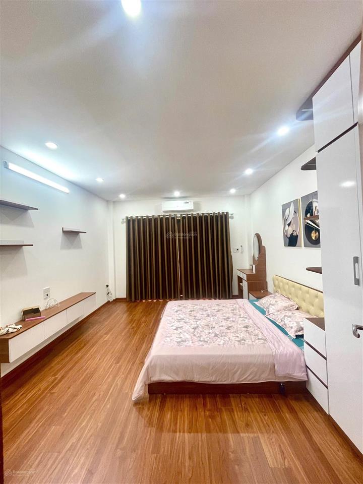 Nhà đẹp 5 tầng lô góc 4 mặt thoáng, tặng full nội thất