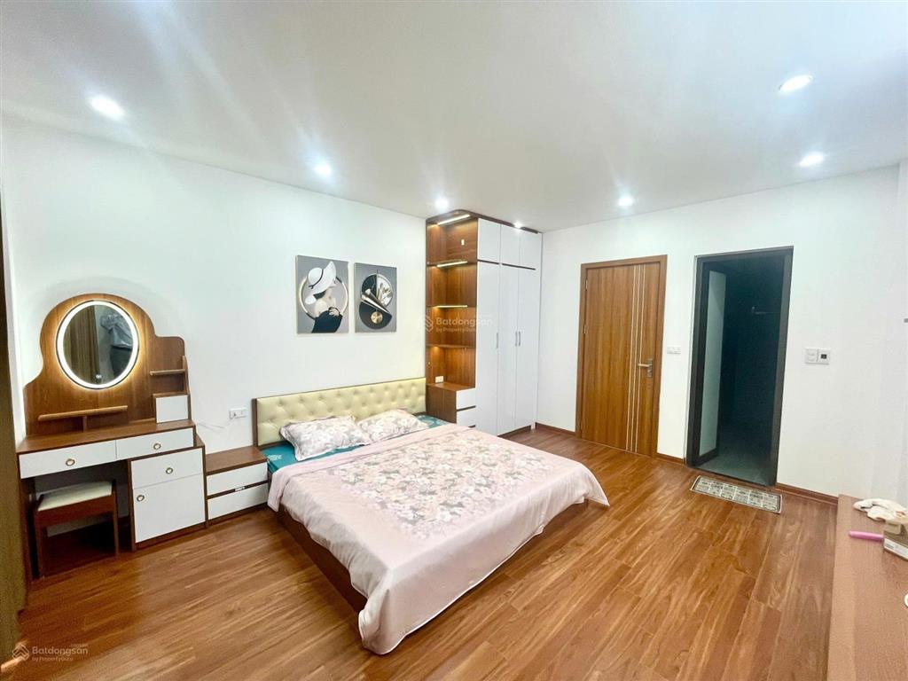 Nhà đẹp 5 tầng lô góc 4 mặt thoáng, tặng full nội thất