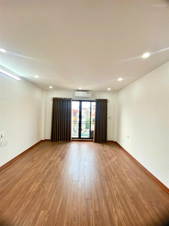 Nhà đẹp 5 tầng lô góc 4 mặt thoáng, tặng full nội thất