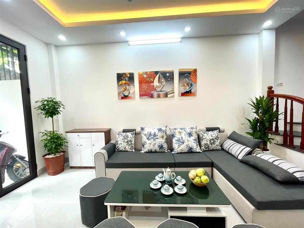 Nhà đẹp 5 tầng lô góc 4 mặt thoáng, tặng full nội thất