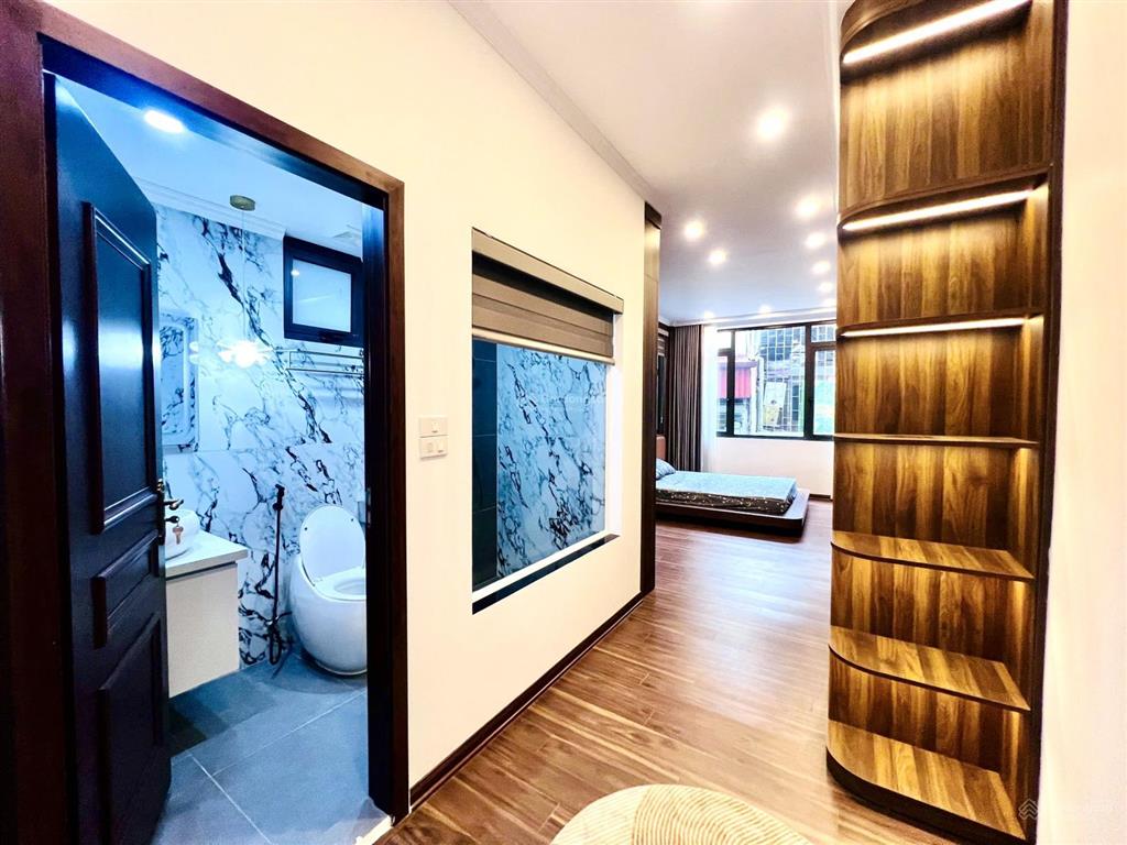 Siêu hiếm 6 tầng thang máy  p giảng võ  tặng full nội thất nhập khẩu.