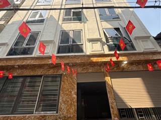 Tòa căn hộ 8 tầng, 32 phòng khép kín, dòng tiền 2.5 tỷ/1 năm