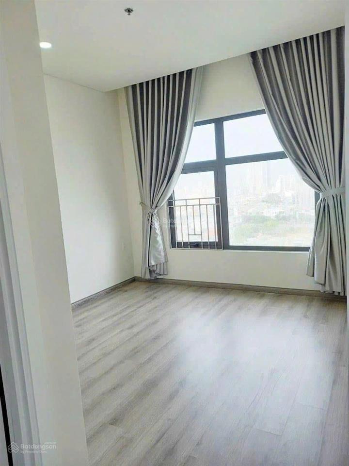 Cho thuê căn hộ 2 phòng ngủ monarchy, không nội thất, tầng cao view sông
