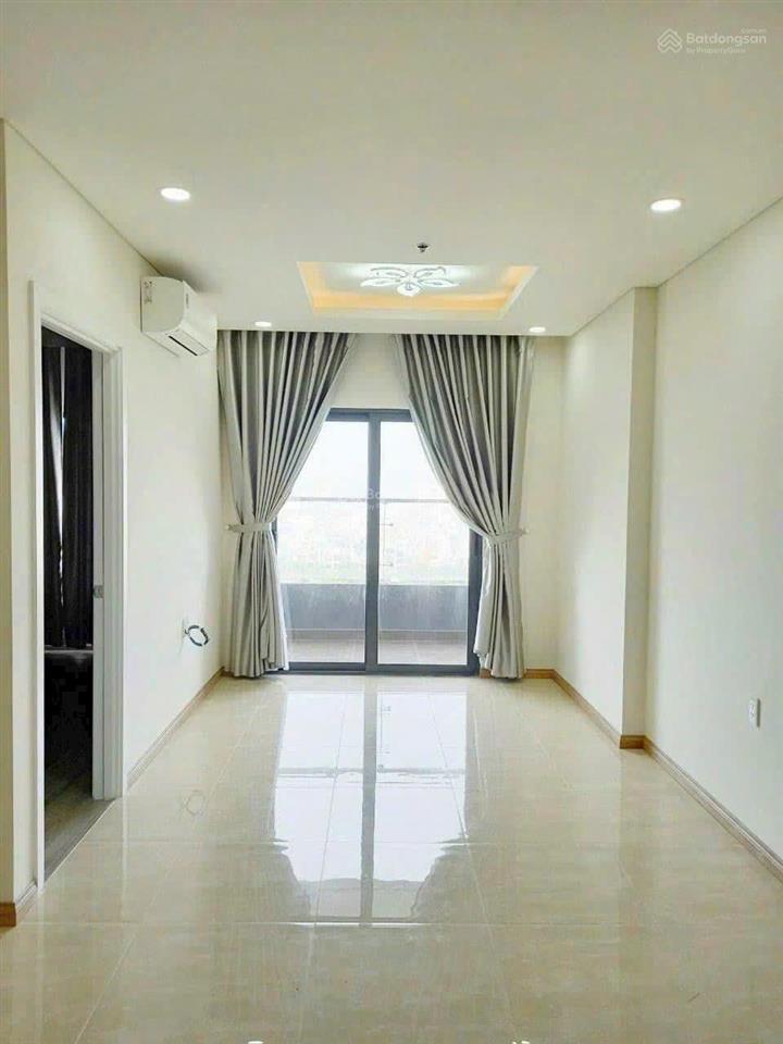 Cho thuê căn hộ 2 phòng ngủ monarchy, không nội thất, tầng cao view sông