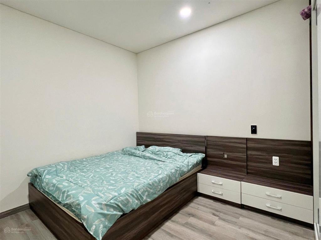 Cho thuê 2 phòng ngủ, 2wc, 70m2 tại monarchy giá tốt, full nội thất, vào ở ngay