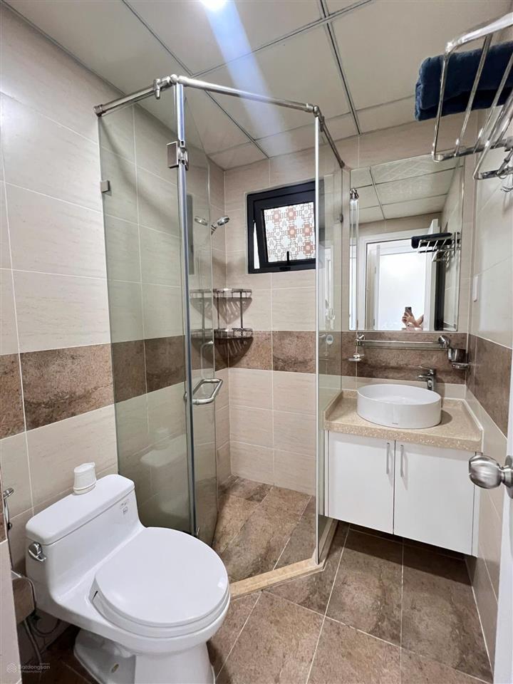 Cho thuê 2 phòng ngủ, 2wc, 70m2 tại monarchy giá tốt, full nội thất, vào ở ngay