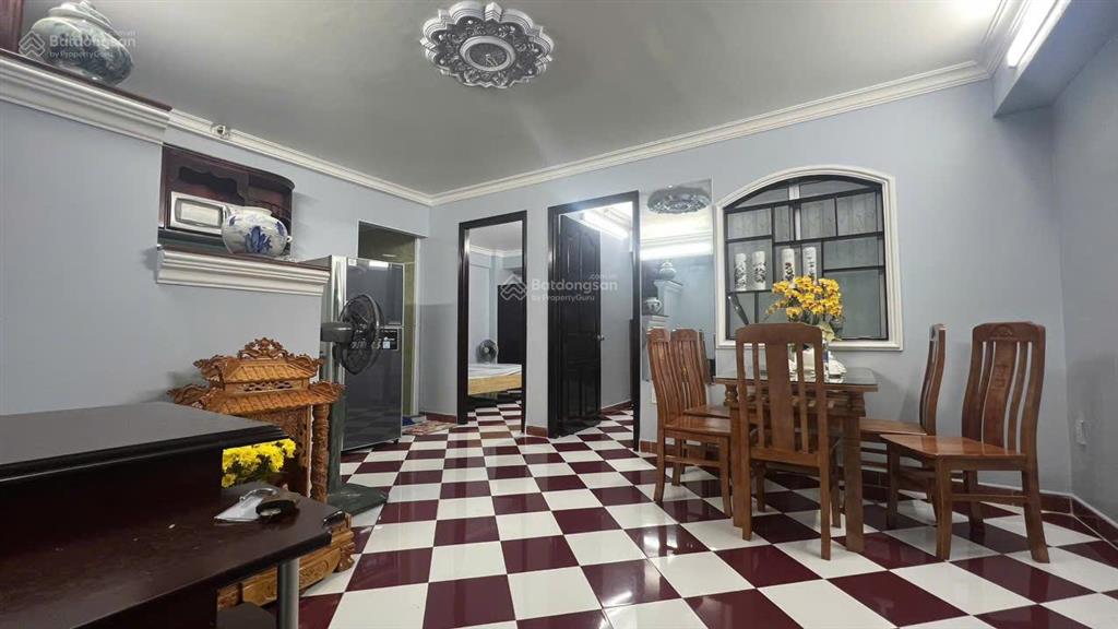 Bán chung cư miếu nổi 52m2 có thang máy 2pn 1wc, ban công view thoáng. tặng toàn bộ nội thất