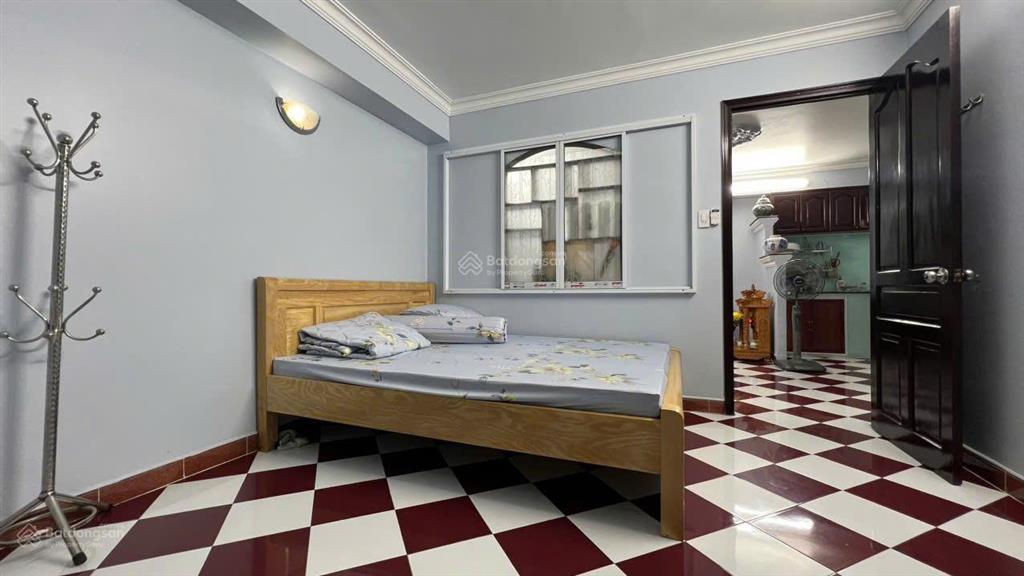 Bán chung cư miếu nổi 52m2 có thang máy 2pn 1wc, ban công view thoáng. tặng toàn bộ nội thất