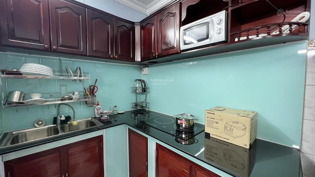 Bán chung cư miếu nổi 52m2 có thang máy 2pn 1wc, ban công view thoáng. tặng toàn bộ nội thất