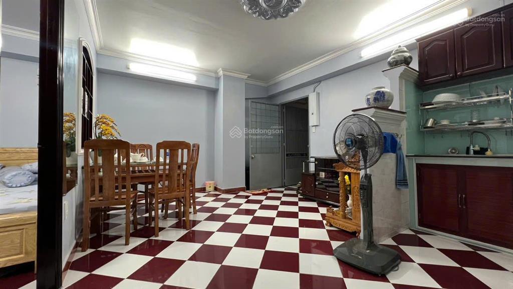 Bán chung cư miếu nổi 52m2 có thang máy 2pn 1wc, ban công view thoáng. tặng toàn bộ nội thất