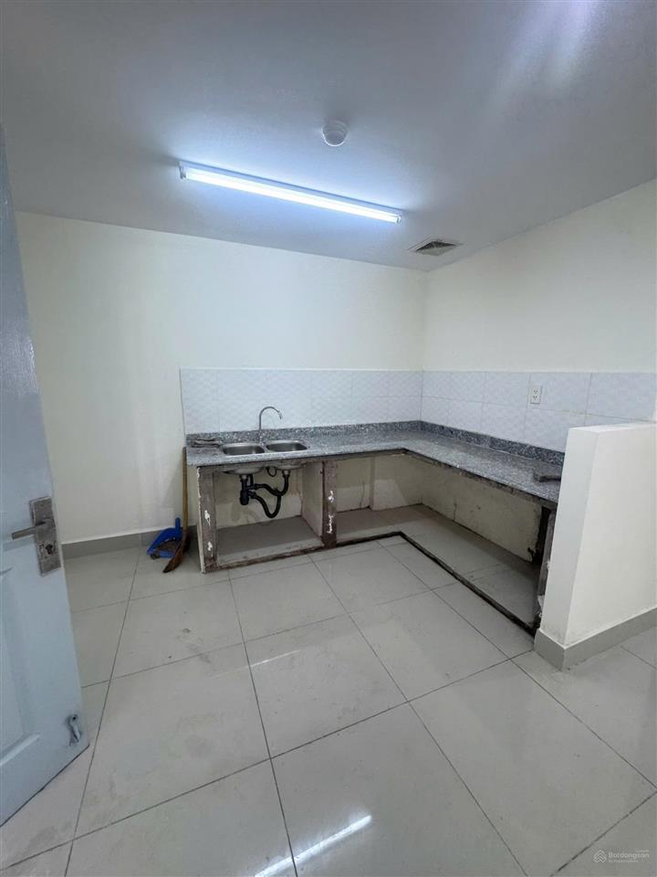 Bán căn góc 68m2 lô a chung cư 1050. ban công view trường bình hòa. tầng cao thoáng mát