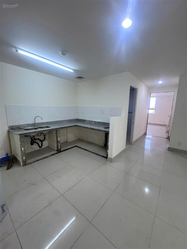 Bán căn góc 68m2 lô a chung cư 1050. ban công view trường bình hòa. tầng cao thoáng mát