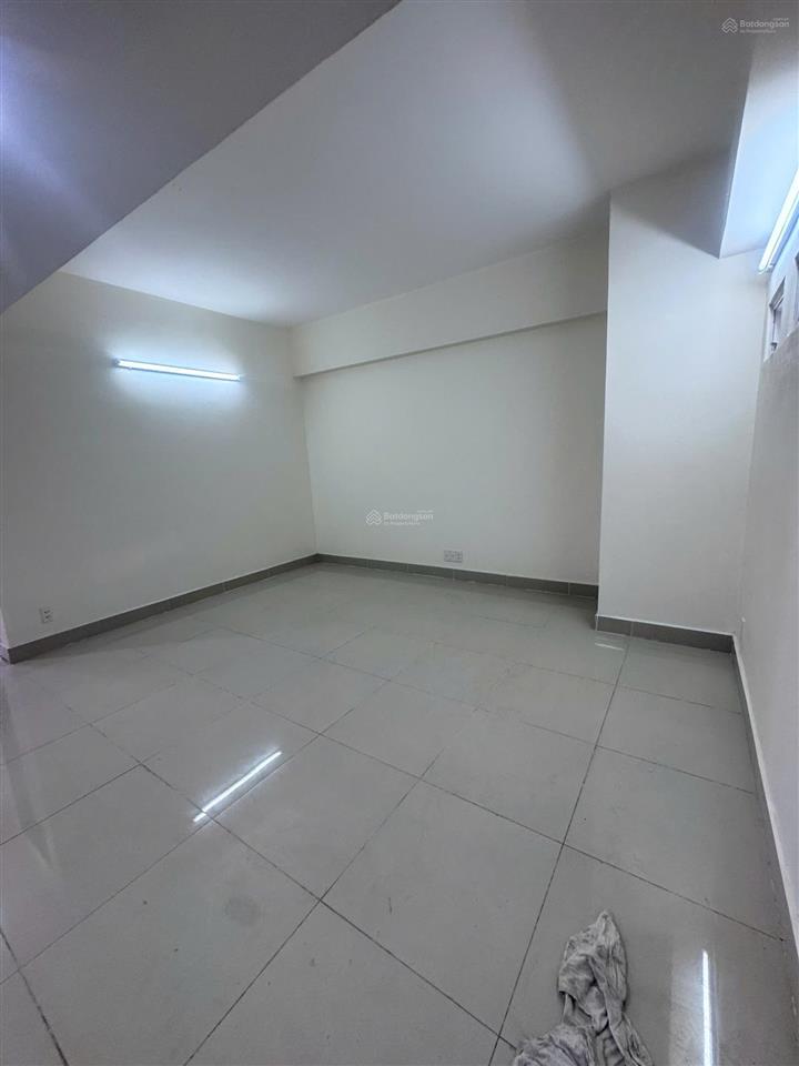 Bán căn góc 68m2 lô a chung cư 1050. ban công view trường bình hòa. tầng cao thoáng mát