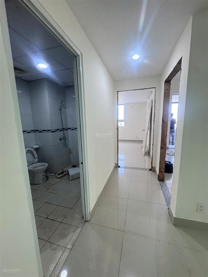 Bán căn góc 68m2 lô a chung cư 1050. ban công view trường bình hòa. tầng cao thoáng mát