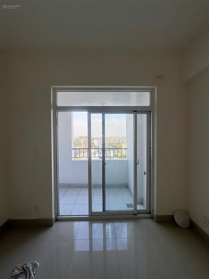 Bán căn góc 68m2 lô a chung cư 1050. ban công view trường bình hòa. tầng cao thoáng mát