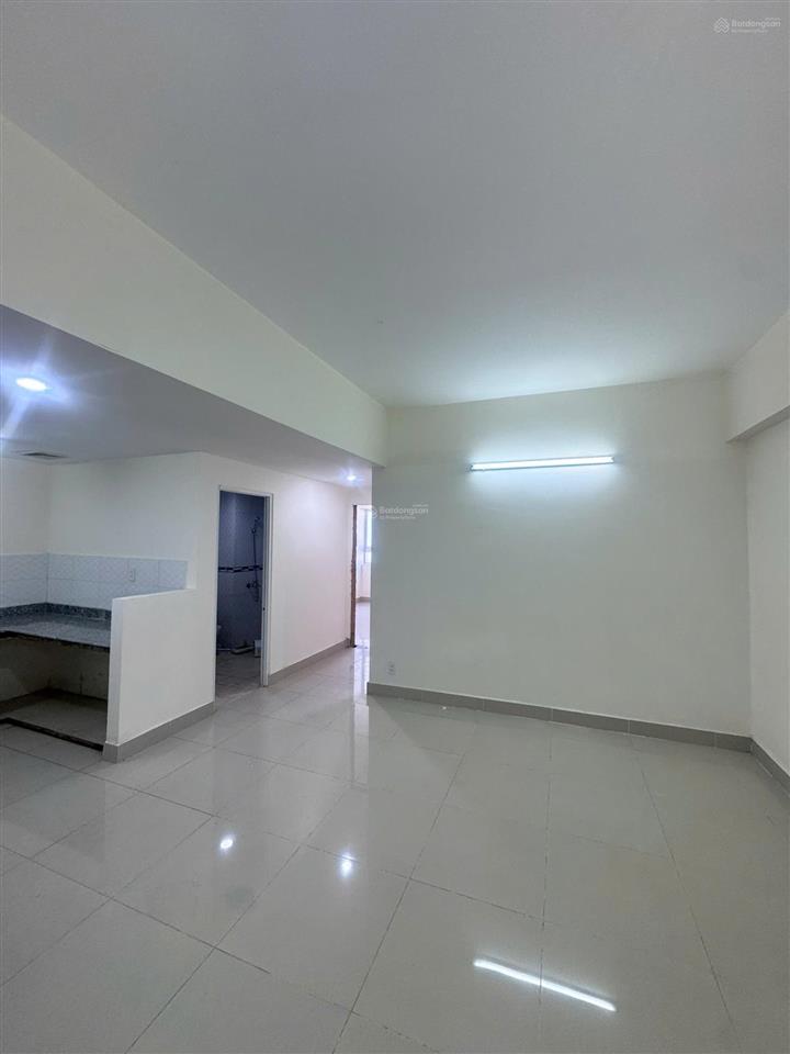 Bán căn góc 68m2 lô a chung cư 1050. ban công view trường bình hòa. tầng cao thoáng mát