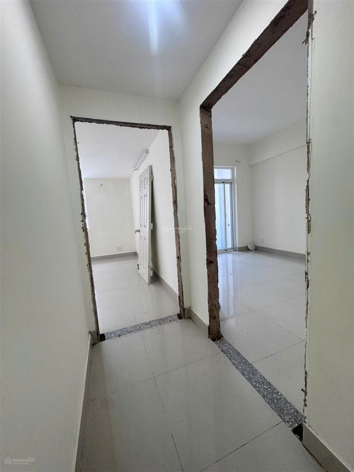 Bán căn góc 68m2 lô a chung cư 1050. ban công view trường bình hòa. tầng cao thoáng mát