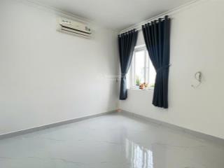 Căn hộ 68m, 2pn + 2wc full nội thất, xách vali vào ở liền. chung cư phan xích long. có thang máy