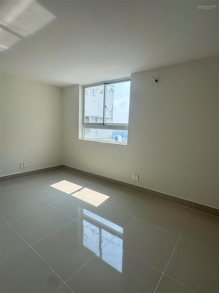 Bán căn hộ tầng 19, lô a của c.cư 1050 phan chu trinh, có sẵn 2pn + 2wc. tặng bộ tủ bếp kịch trần
