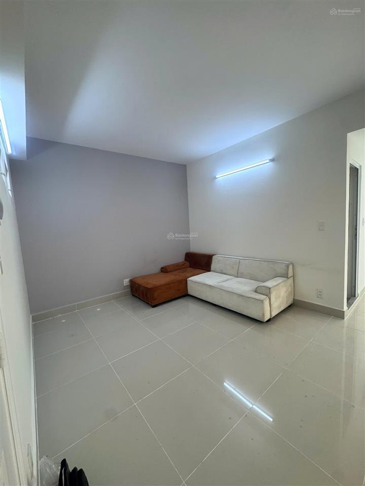 Bán căn hộ tầng 19, lô a của c.cư 1050 phan chu trinh, có sẵn 2pn + 2wc. tặng bộ tủ bếp kịch trần