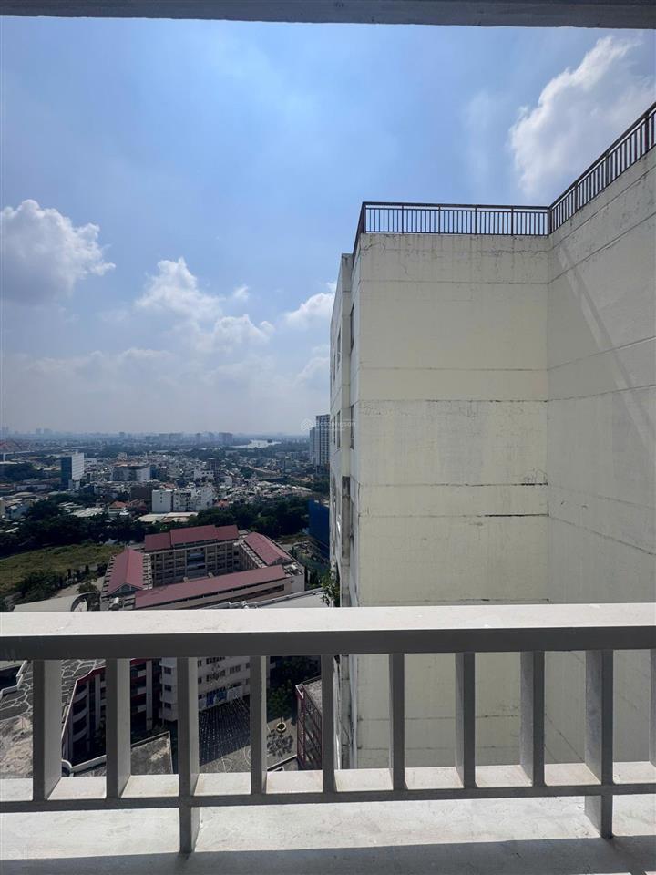 Bán căn hộ tầng 19, lô a của c.cư 1050 phan chu trinh, có sẵn 2pn + 2wc. tặng bộ tủ bếp kịch trần