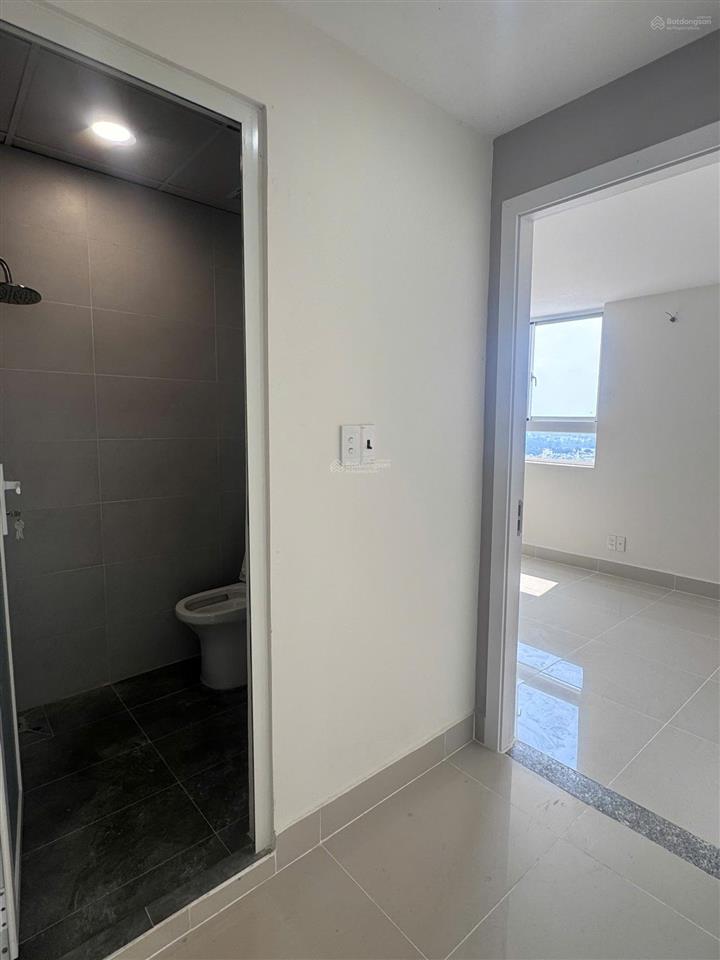 Bán căn hộ tầng 19, lô a của c.cư 1050 phan chu trinh, có sẵn 2pn + 2wc. tặng bộ tủ bếp kịch trần