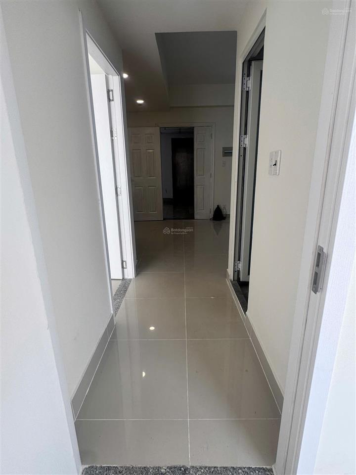 Bán căn hộ tầng 19, lô a của c.cư 1050 phan chu trinh, có sẵn 2pn + 2wc. tặng bộ tủ bếp kịch trần