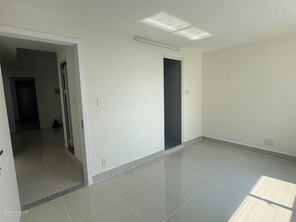 Bán căn hộ tầng 19, lô a của c.cư 1050 phan chu trinh, có sẵn 2pn + 2wc. tặng bộ tủ bếp kịch trần