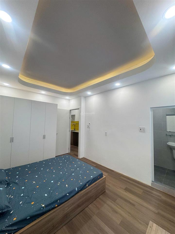 Nằm ngay sát vòng xoay hàng xanh, chung cư thang bộ 2h đinh bộ lĩnh 55m có 2pn + 2wc full nội thất