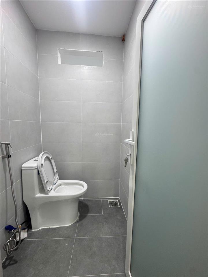 Nằm ngay sát vòng xoay hàng xanh, chung cư thang bộ 2h đinh bộ lĩnh 55m có 2pn + 2wc full nội thất