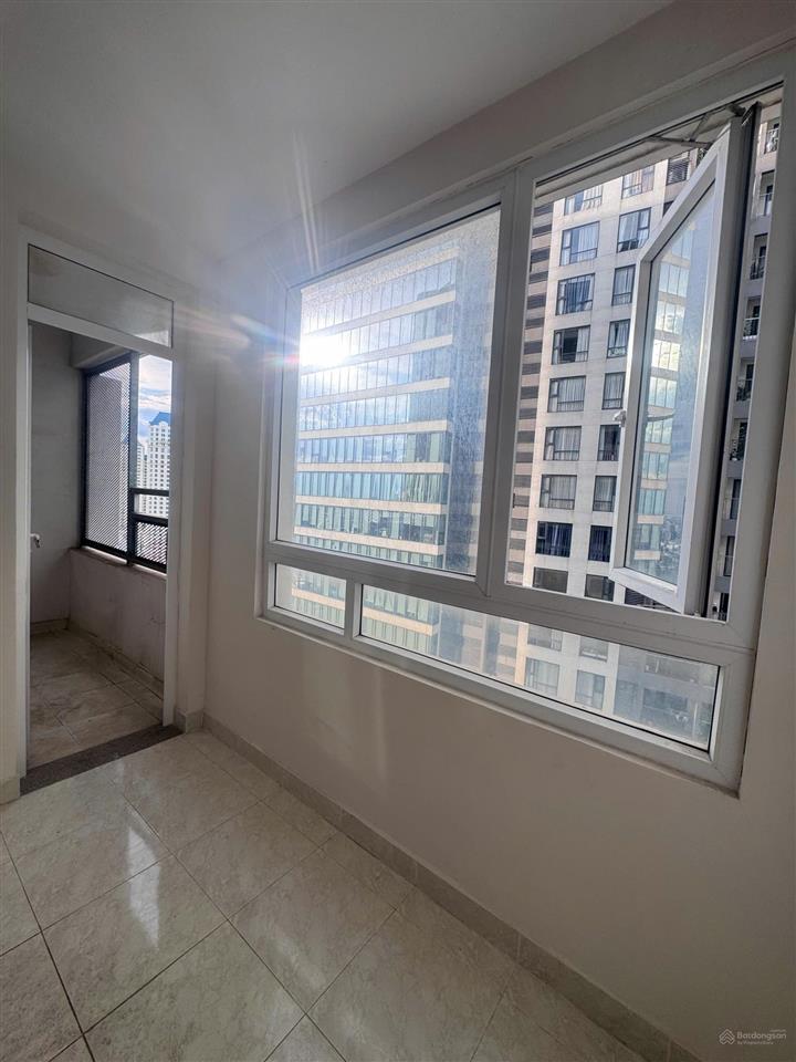 Căn hộ 40m tầng cao, ban công view opal  cực sịn. chung cư 90 riverside nguyễn hữu cảnh