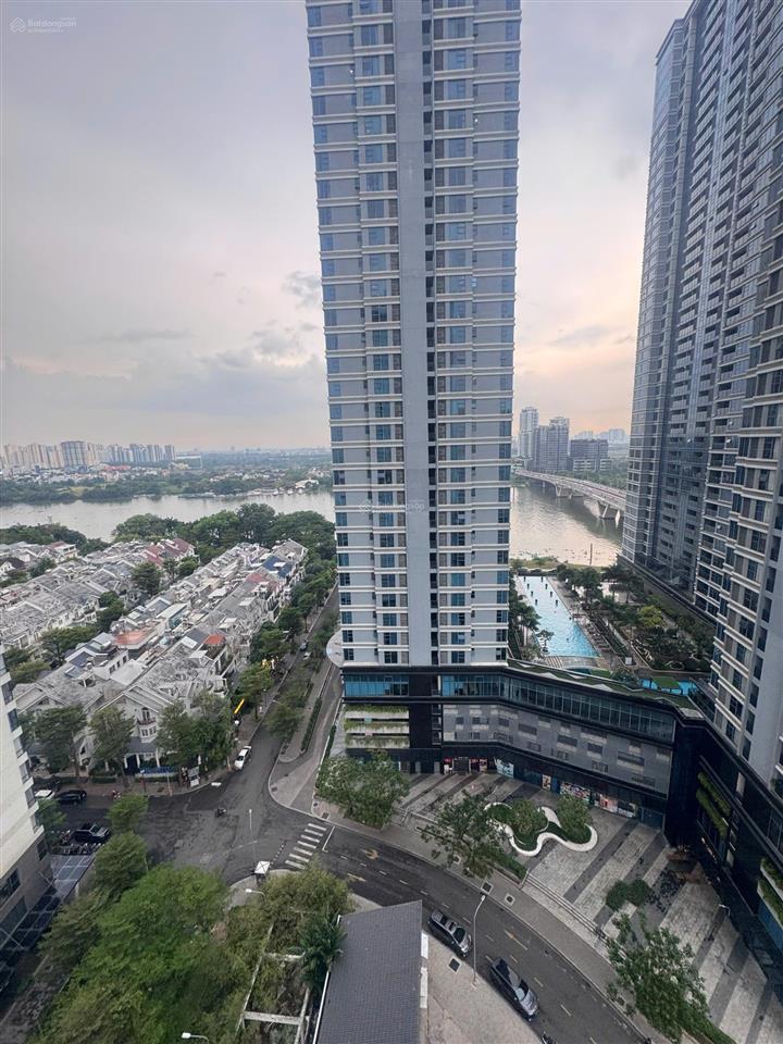 Deal hời  về giá 3,99 tỷ  còn bớt. bán căn góc 46m tầng cao, chung cư 90 riverside ng hữu cảnh