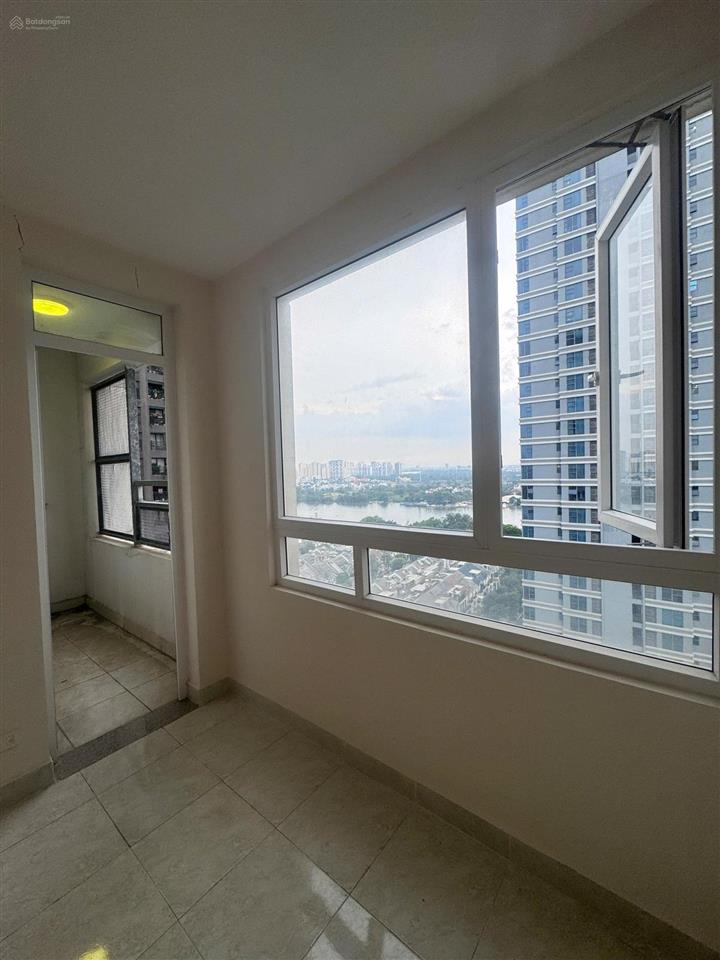 Deal hời  về giá 3,99 tỷ  còn bớt. bán căn góc 46m tầng cao, chung cư 90 riverside ng hữu cảnh