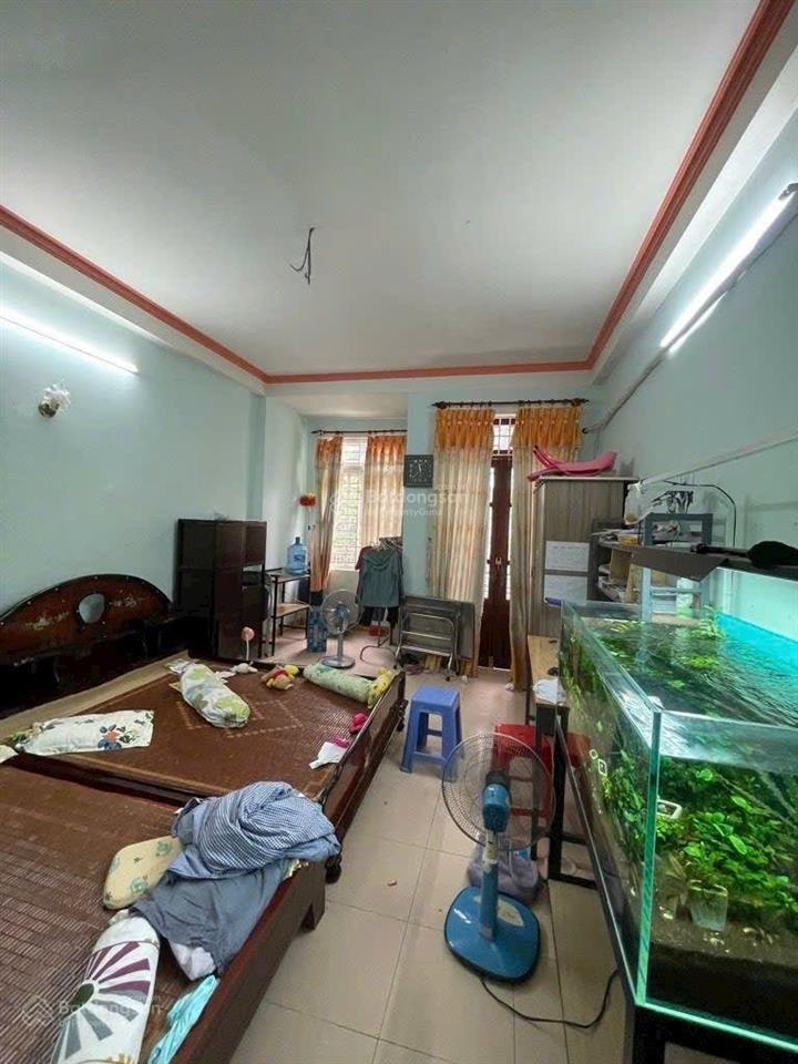 Hẻm 6m thông, 4,1x18m. 4 tầng. sau căn mt tân sơn, p12, gò vấp. chỉ 9,x tỷ. gần chợ phạm văn bạch