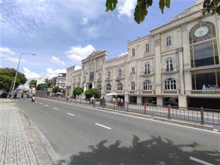 Hẻm 6m sau nhà hàng hương phố, phan văn trị, p7, gò vấp. 140m2. chỉ 14tỷ5 tl.
vị trí đẹp, 50m ra mt