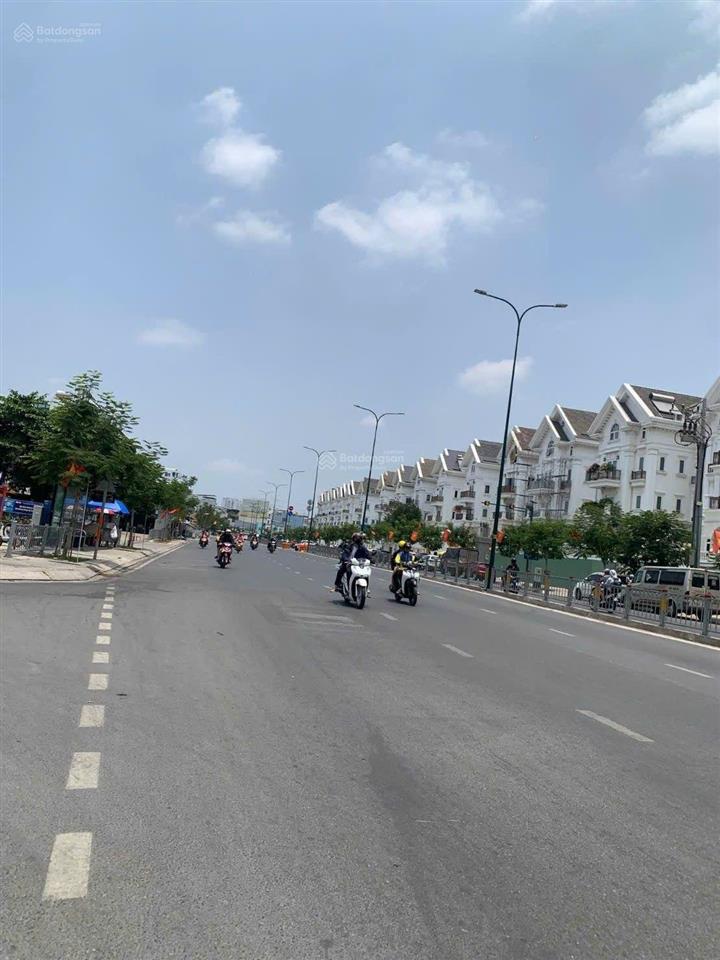 Hxh 6m thông dương quảng hàm, p5, gò vấp. 6,9x19m. 4 tầng. chỉ 12tỷ. hẻm thông ra đại học văn lang