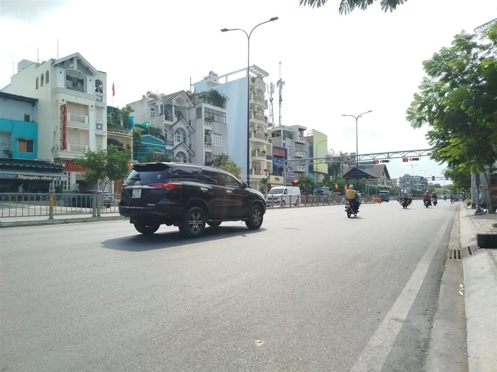 Bán nhà hxh sau căn mt dương quảng hàm, p5, gò vấp. 218m(7,8x27m. nở hậu 8,6m). 2 tầng. chỉ 18tỷ.