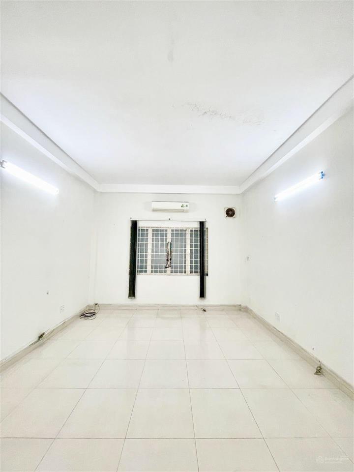 Bán nhà hxt 8m thông phan huy ích, p14, gò vấp. 4,5x18,5m. 3 tầng. 5pn. chỉ 10tỷ250.
vị trí đắc đẹp