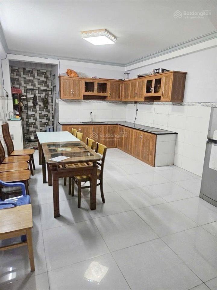 Bán nhà 4 tầng, 4x15m. đường phạm văn chiêu, p9, gò vấp. chỉ 6,x tỷ.
gần công viên làng hoa