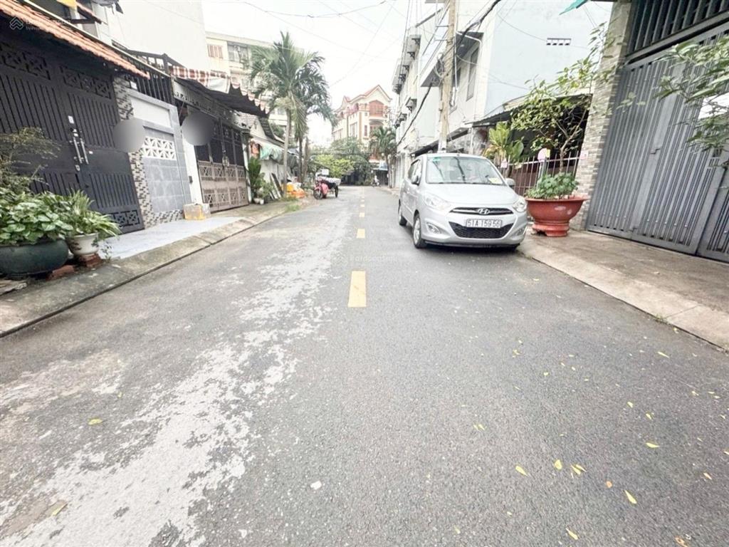 Hẻm 8m thông đs20, dương quảng hàm, p5, gò vấp. 4x19m. 2 tầng. chỉ 9,x tỷ
vị trí đắc địa. gần bờ kè