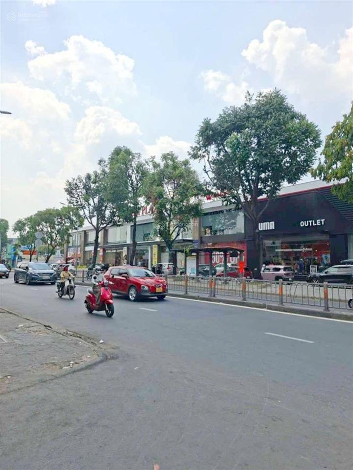 Bán nhà 3 tầng, 6,55x17m. hxh thông 1/ quang trung p10, gò vấp. chỉ 10tỷ tl. ngay siêu thị vincom.