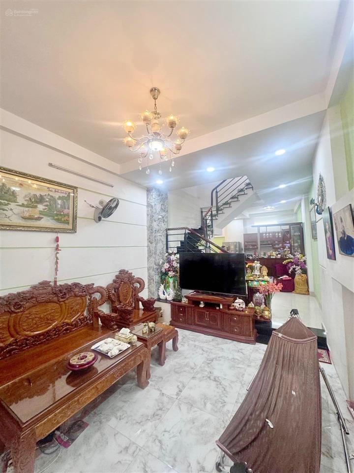 Nhà 3 tầng 101m2. nở hậu. chỉ 8,x tỷ. hxh thông 1/ ngắn phạm văn chiêu, p14, gò vấp.