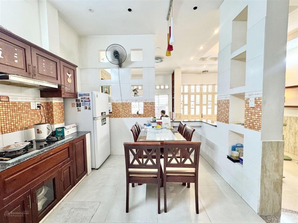 Nhà 4 tầng, 6,6x17,5m. nở hậu 6,7m. hxh thông dương quảng hàm, p5, gò vấp. chỉ hơn 12tỷ