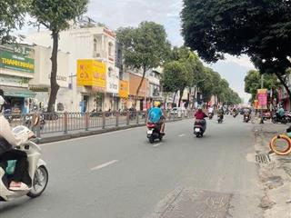 Hxh thông 1/ quang trung, p8, gò vấp. 4,2x24m. 2 tầng. chỉ hơn 10 tỷ.
hiện trạng trệt lầu. 7pn